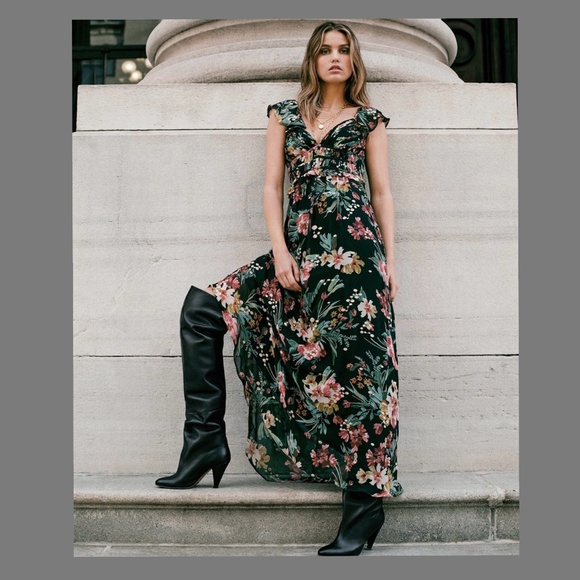 Aqua Dresses & Skirts - Aqua Boho Floral Maxi Dress Black / Green